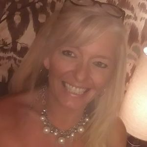 Meet your Posher, Deena